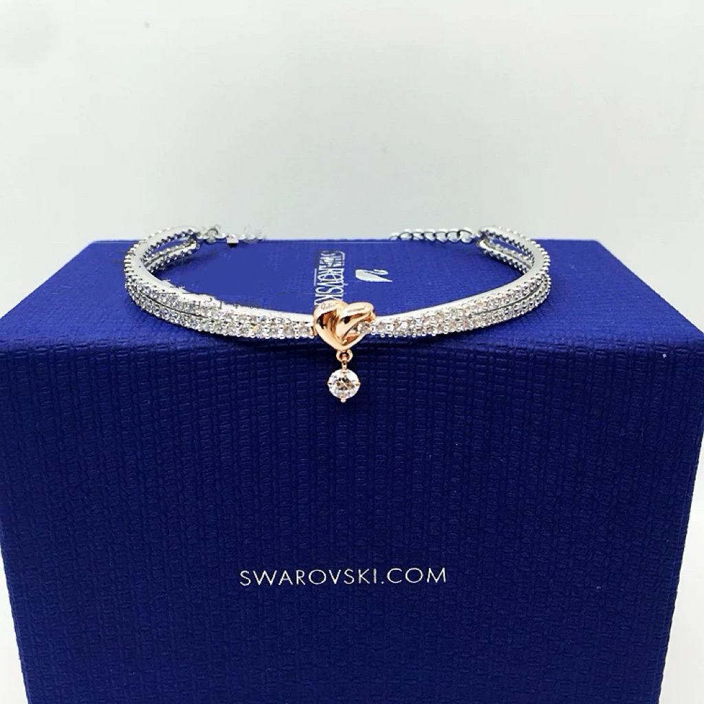 ของแท้💯 สร้อยข้อมือคริสตัลความรักอันยิ่งใหญ่ ของขวัญปีใหม่ ของขวัญวันวาเลนไทน์ ของขวัญคริสต์มาสสำหรับผู้หญิง