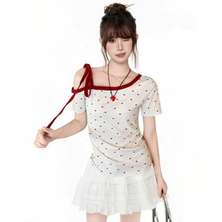 พร้อมส่งในไทย เสื้อยืดปาดไหล่ แขนสั้น ลายหัวใจ ไหล่เฉียง ดีเทลผูกไหล่🍒Lalita