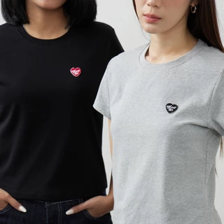 MEET ME - Top 0027 I ลาย HEART MEET MÉ เสื้อครอป ปักโลโก้หัวใจ