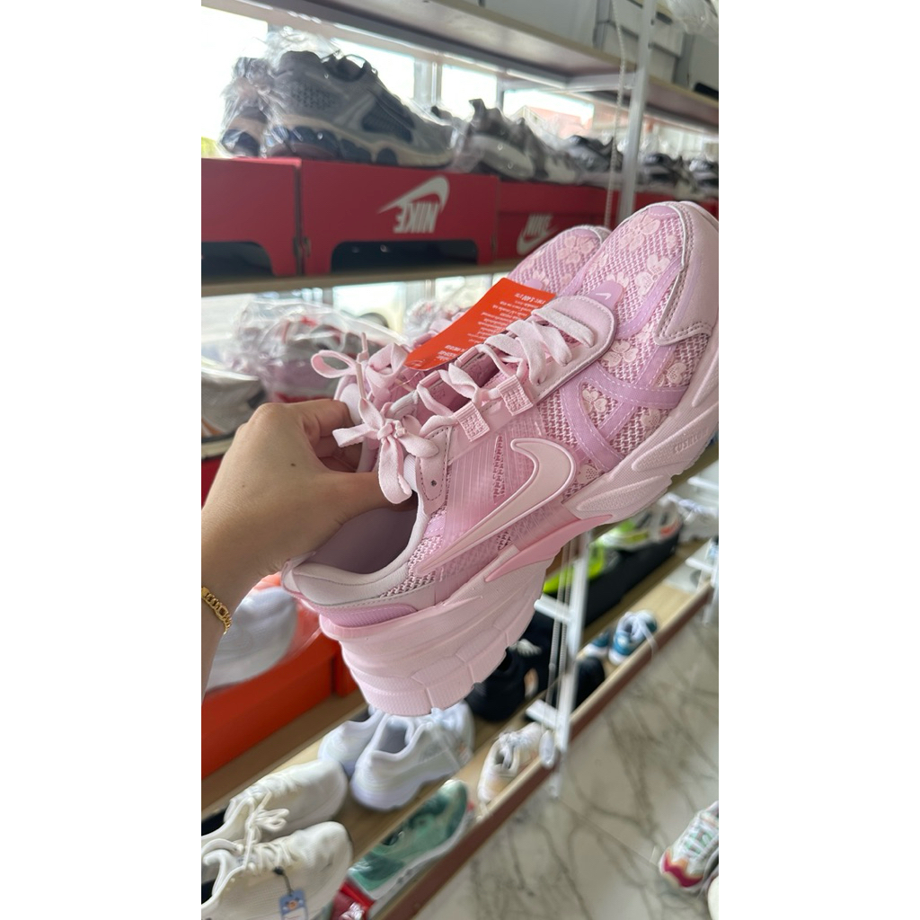 Nike V2K *ถ่ายจากสินค้าจริง* 40.5 25.5cm