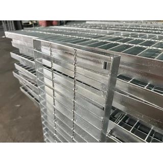 ตะแกรงท่อระบายน้ำ กว้าง 20cm 25cm 30cm 35cm ยาว1m ตะแกรงเหล็ก ฝาท่อน้ำ ฝารางน้ำ Steel Grating ฝาปิดท่อระบายน้ำ ทนสนิม