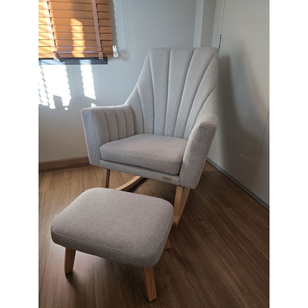 เก้าอี้โยกให้นม Tutti Bambini Jonah