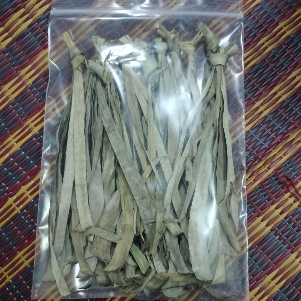 ใบตองกล้วยตานี สำหรับหมักปลากัด