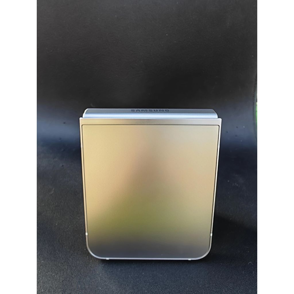 Samsung Galaxy Z Flip 6​ 12/256 GB (มือสอง สภาพสวย)