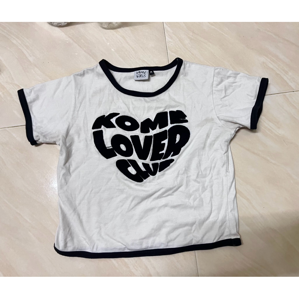 ส่งต่อ Kome girl size m *ตำหนิสีหมอง รอยเปื้อนตามภาพ