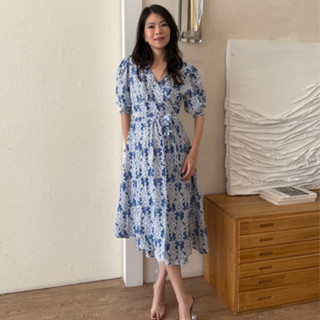 OOO.FU- Flow Wrap Dress in Blue Floral เดรสผูกเอว สีฟ้าลายดอ…