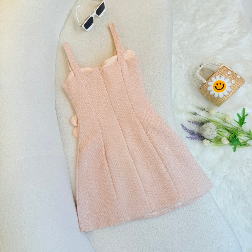 [LISA] A1289 ชุดเดรสกระโปรงสายตะเกียบแต่งเข็มกลัดดอกไม้ ลุคคุณสุด ใส่เที่ยว ออกงาน ดินเนอร์ คาเฟ่ - รูปที่ 3