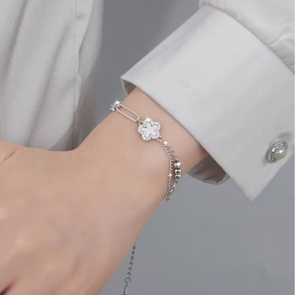 ⭐ TM Jewelry✨ สร้อยข้อมือเงินแท้ 92.5% รุ่น Ivory Bloom   สร้อยข้อมือผู้หญิง กำไลข้อมือผู้หญิง กำไลเงินแท้ พร้อมกล่อง ราคา ถูกที่สุด ดีลบีเคเค แกลเลอรีภาพที่ 4