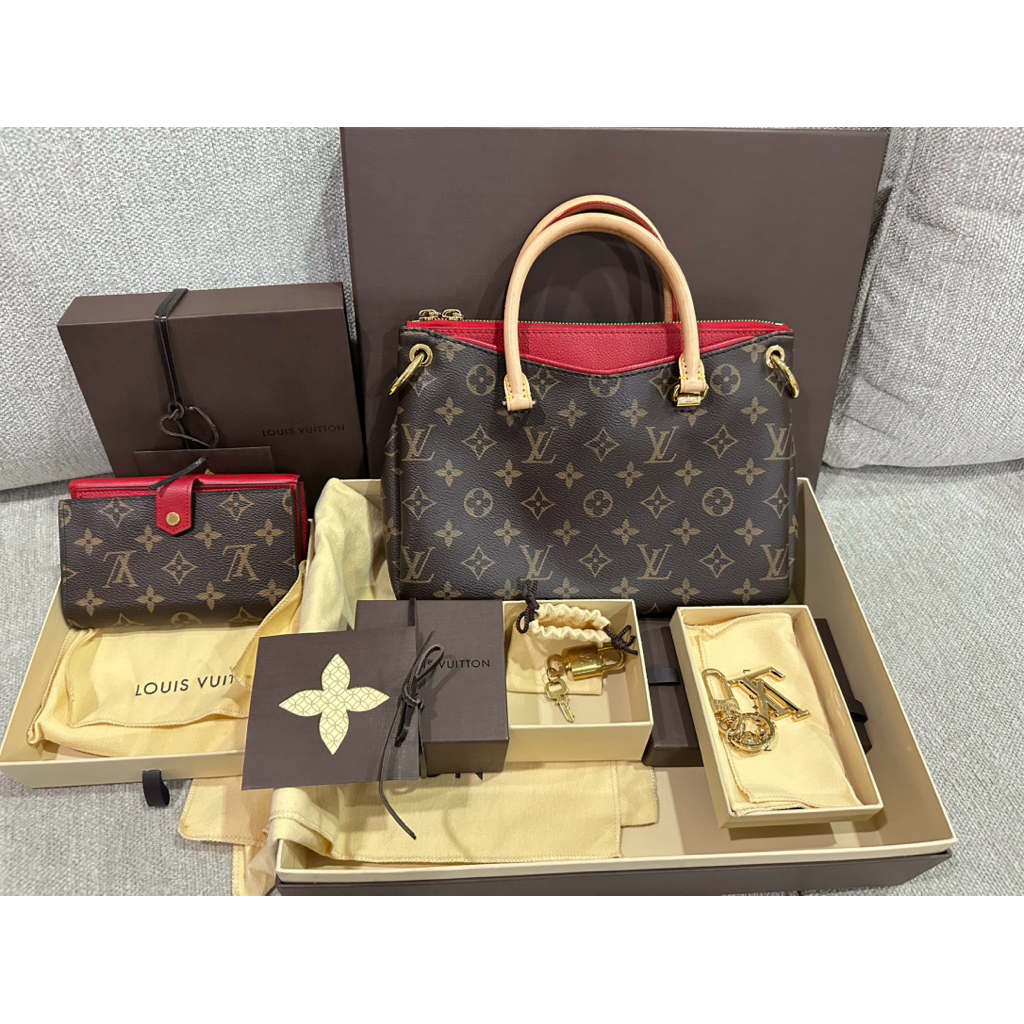 กระเป๋า Louis Vuitton