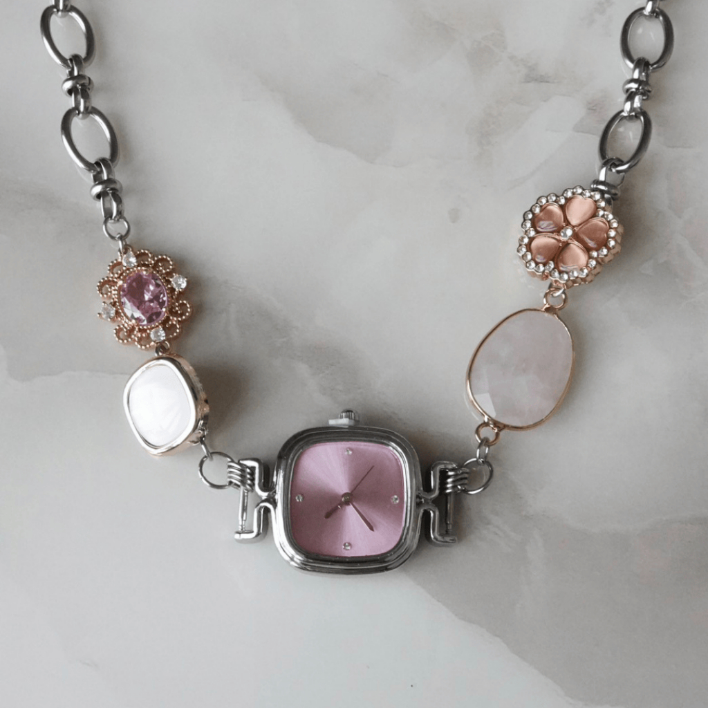 Beaming.bkk - Luna Petal Watch Necklace (สินค้ามาพร้อมกล่องใส่เครื่องประดับ)