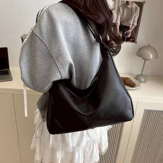 ส่งด่วน GUCSELECTED(B2555) กระเป๋าสะพายข้างหนังพียู (ใส่ไอแพดได้)