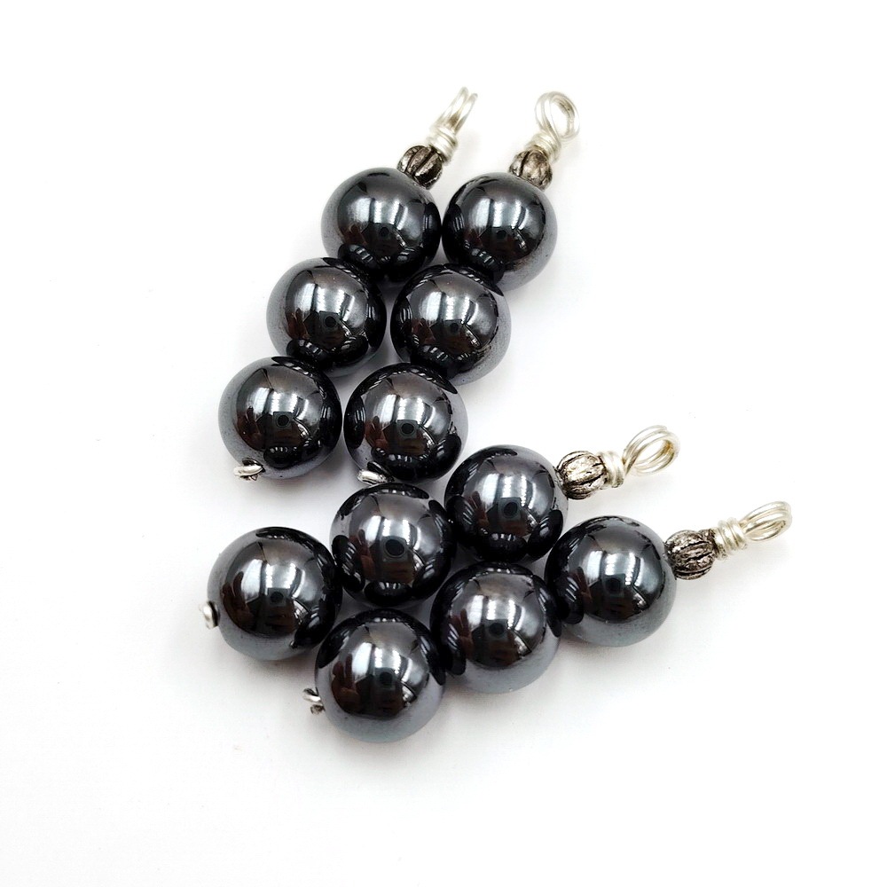 [หินแห่งการปกป้อง] จี้แร่เฮมาไทต์ (Hematite) เม็ด 10 มิล 3 เม็ดเรียงสวย งานดัดลวดเงิน สุ่มเลือกจำนวน 1 ชิ้น ราคา ถูกที่สุด ดีลบีเคเค แกลเลอรีภาพที่ 2
