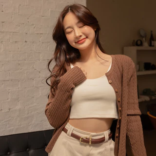 avo Payson soft cardigan คาร์ดิแกนไหมพรมแขนยาว รุ่นนี้จะมีดีเทลคอวีนิดๆ ทำให้ดูไม่ตันจนเกินไป