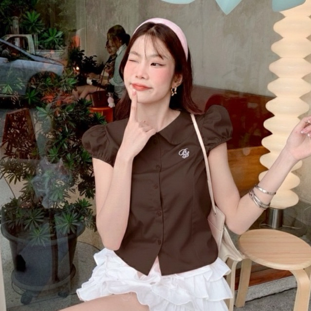เสื้อปกแหลม  แขนตุ๊กตา ผ้าค้ดงานฮิตสุดๆ ผ้านิ่มใส่สบายงานสวยเด้อ  อก26-32“ ยาว 19