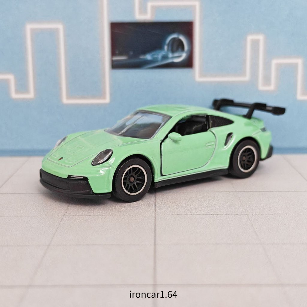 โมเดลรถ majorette porsche 911 GT3 Cup (992) สีเขียวมิ้น