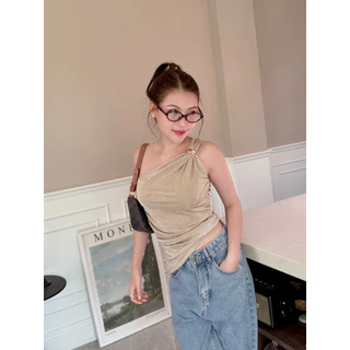 M07- เสื้อสายเดี่ยวไหล่เฉียงอะไหล่ทองรุ่น Rose Ring Top – ทรงเข้ารูป ผ้าเนียน ไม่บาง