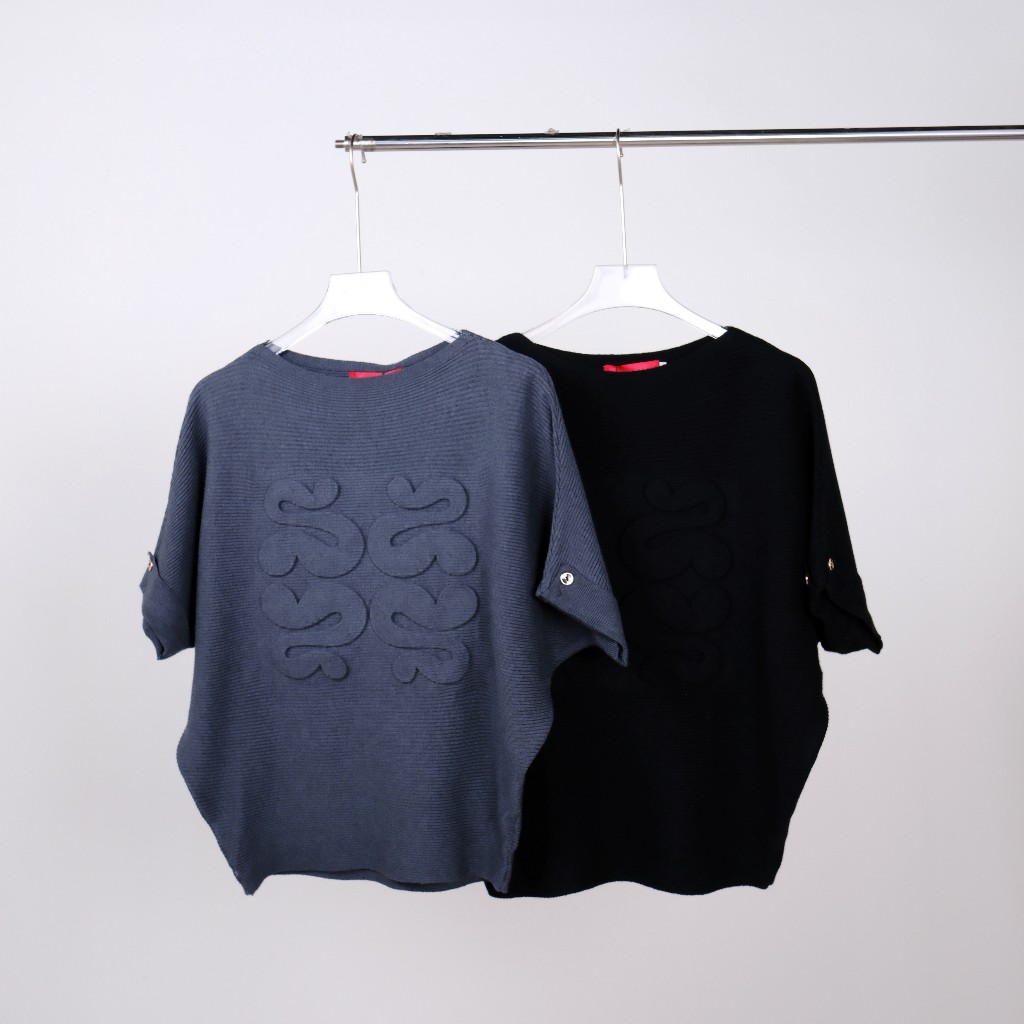 Lawyer Store | [22311-22611] เสื้อไหมพรม ทรงค้างคาว แขนสั้น ดีเทลปั๊มนูน แต่งพับแขน เนื้อผ้าคุณภาพดี สวมใส่สบาย