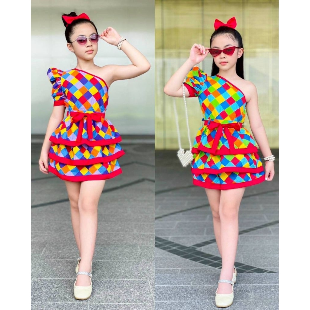 ชุดเซตเสื้อเปิดไหล่ลายตารางแหยม + กระโปรง 3 ชั้น แถมคาดผมเข้าเซท ( คอตตอน tc)