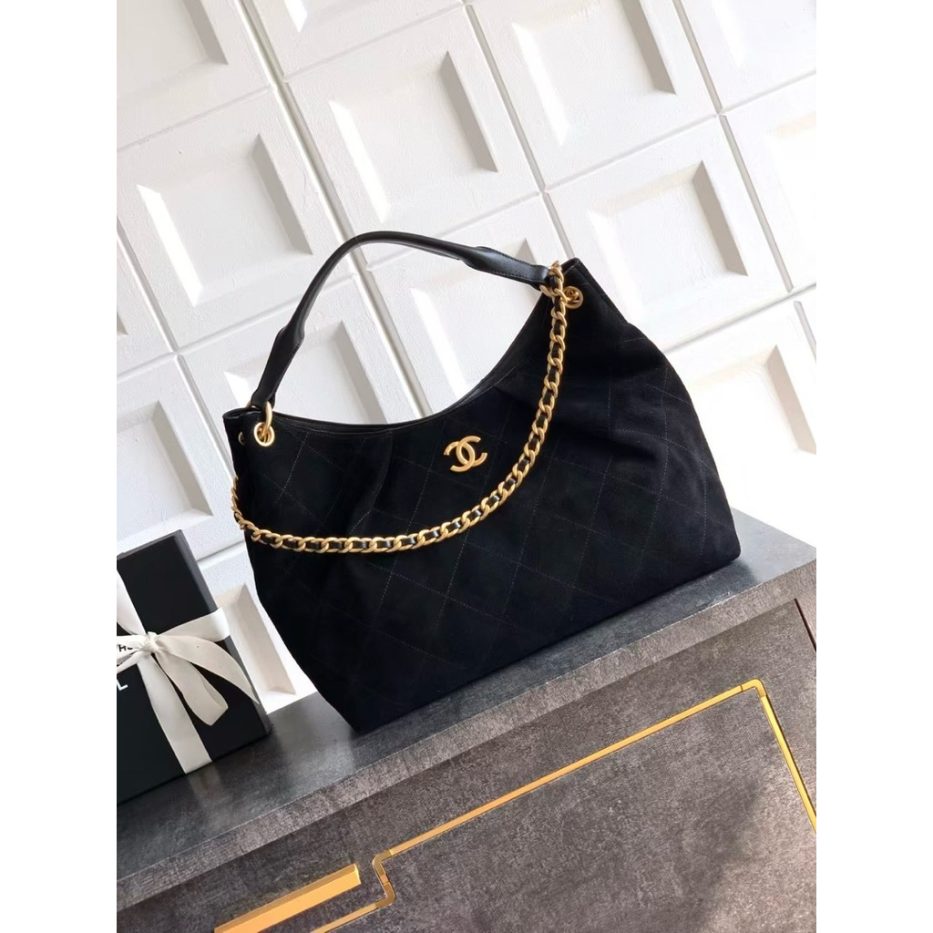 [กระเป๋าหนังแท้ผู้หญิง ทรงสะพายไหล่ สายโซ่ทอง สไตล์คลาสสิก] 29x35x13 cm พร้อมส่งจากไทย