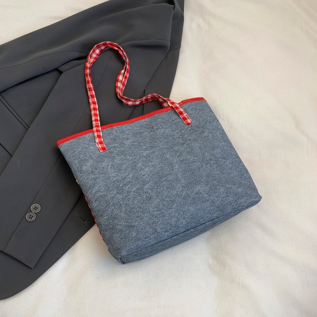 B-2772🔥กระเป๋าสะพายไหล่ แฟชั่นมาใหม่ สไตส์นี้เท่มาก หนังPU งานดี กระเป๋าขนาดใหญ่จุของได้เยอะ แฟชั่นฤดูใบไม้ผลิต - รูปที่ 4