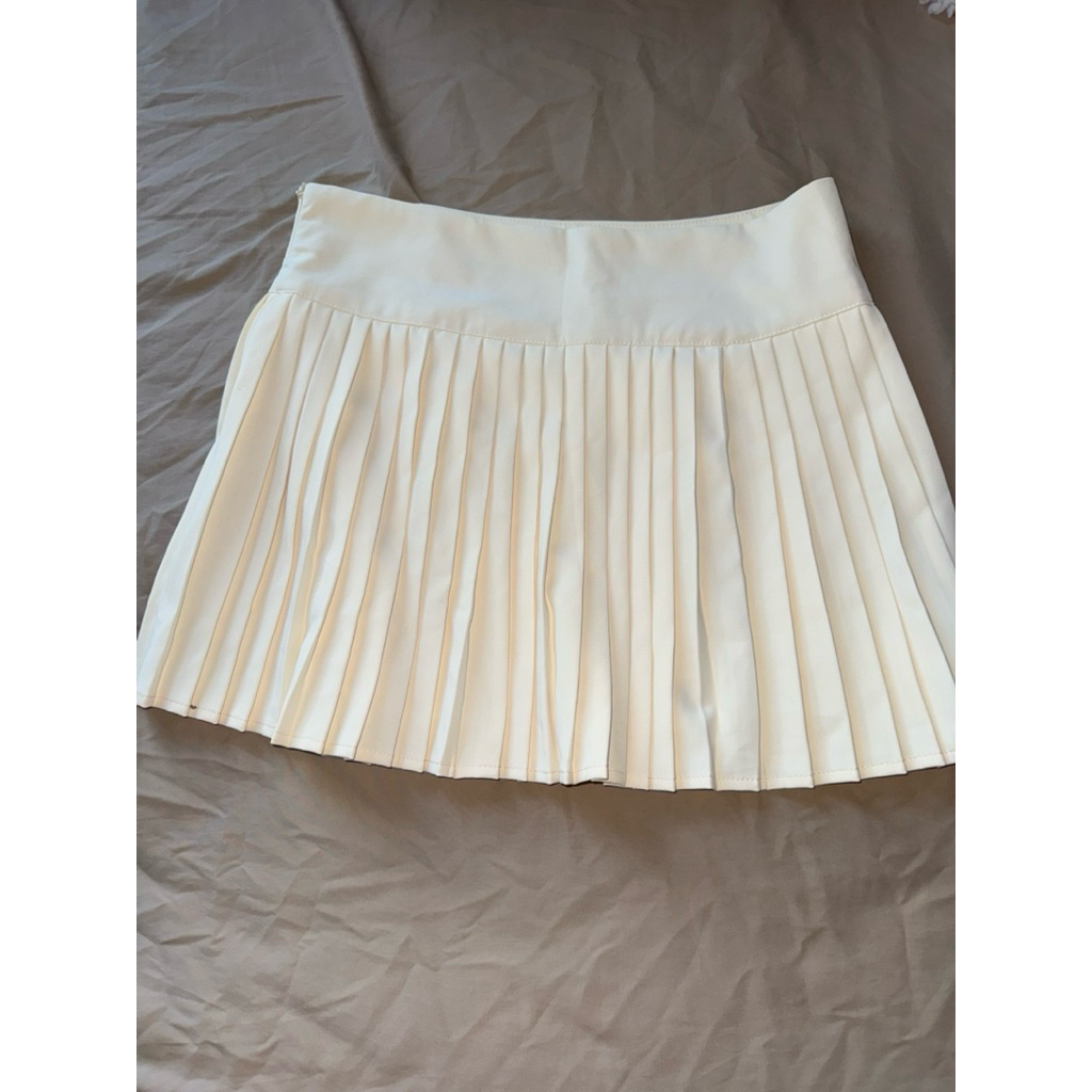 ส่งต่อกระโปรง จาก vellis closet สภาพ100% size XL