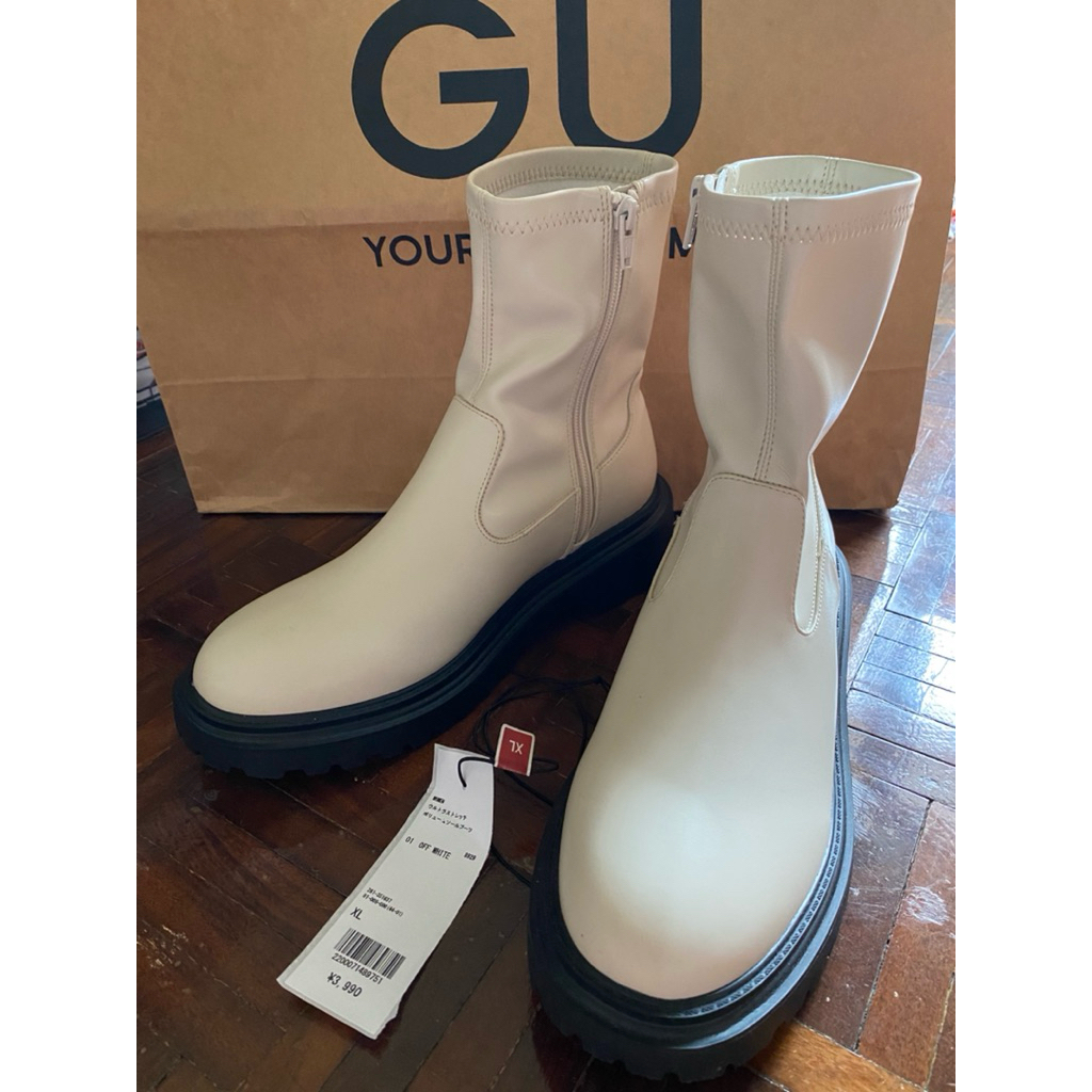 GU รุ่น 361637 รองเท้าบูทผู้หญิง ใส่เดินหิมะ สี Off-White มือสอง