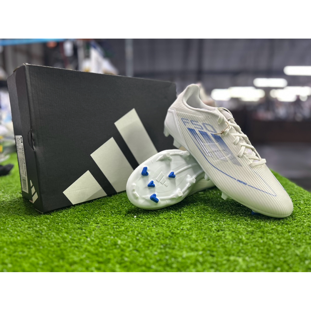 {รับประกันสินค้าของแท้100%} รองเท้าฟุตบอลสตั๊ด Adidas F50 League FG (สีขาว)