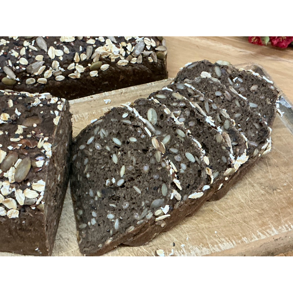 Sourdough 100% Rye Bread with Multigrain ขนมปังไรย์ 100% ผสม ธัญพืช อบใหม่ๆ