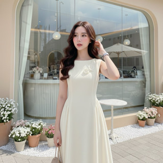 [NITTAYA] D2848 ชุดเดรสกระโปรงยาวคอกลแขนกุดแต่งเข็มกลัดดอกไม…