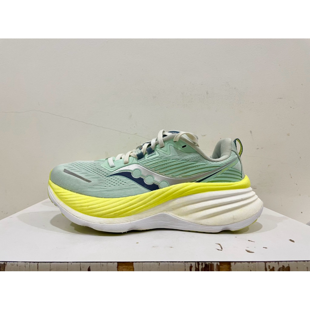 รองเท้าวิ่ง Saucony Hurricane 24 ไซส์ 38.5 eu, 7.5 us, 24 cm