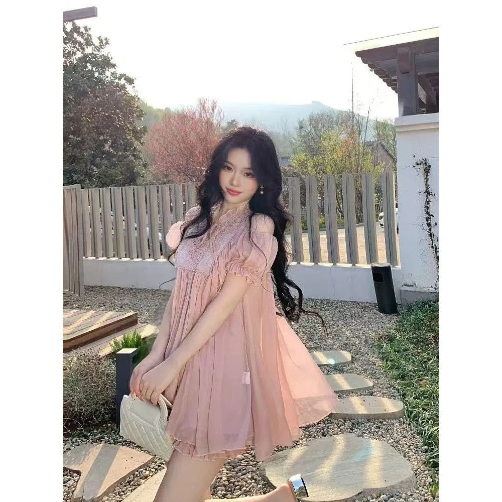 (พร้อมส่ง)เสื้อแขนสั้น ผ้าชีฟอง สีชมพูอ่อน ดีไซน์คอกลมแต่งดีเทลโบว์ เพิ่มความหวานแบบคุณหนู(Off shoulder Pink )