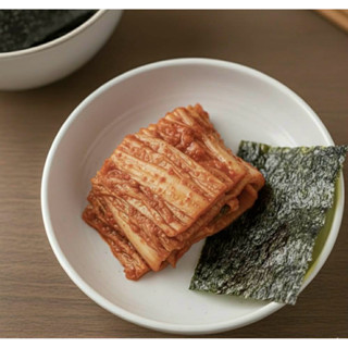 กิมจิผักกาดขาวสูตรต้นตำหรับ300กรัมไปกับหร่อยหร่ายอบกรอบ รสชา…