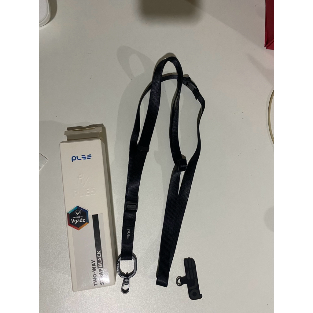 อุปกรณ์ห้อยมือถือ fly ples