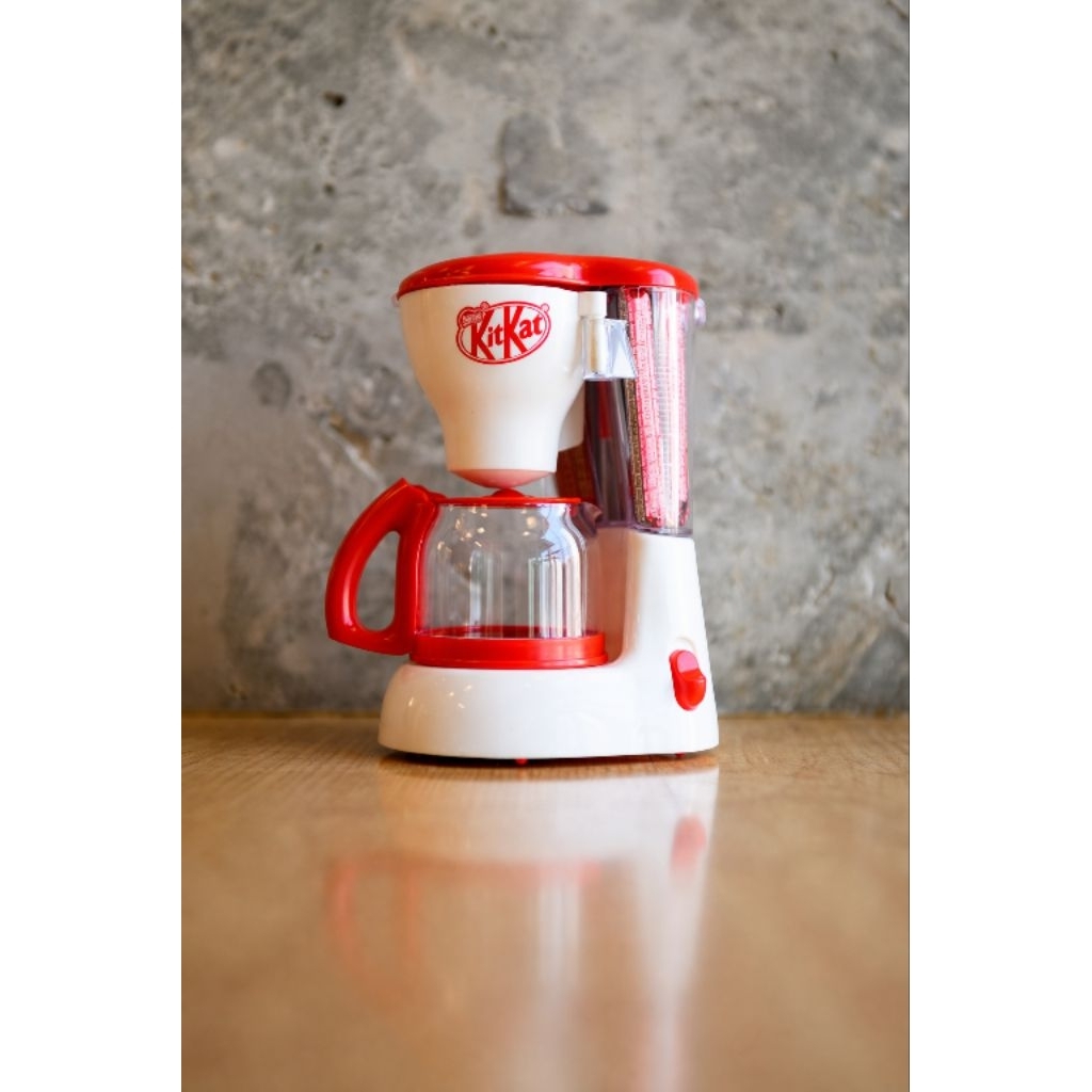 เครื่องชงกาแฟ KitKat (KitKat Coffee Machine)