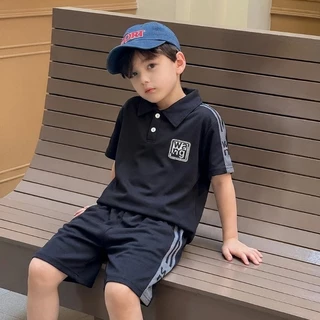 ชุดเสื้อโปโลเด็ก: เสื้อแขนสั้น + กางเกงขาสั้น สไตล์เกาหลี ทันสมัย ​​สปอร์ต ผ้าเนื้อเบา ระบายอากาศได้ดี และแห้งเร็ว