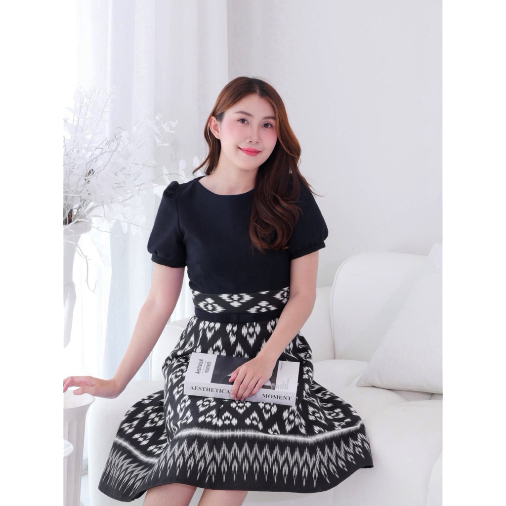 Mabel เดรสผ้าไทย แขนตุ๊กตา สีดำโทนสุภาพ S