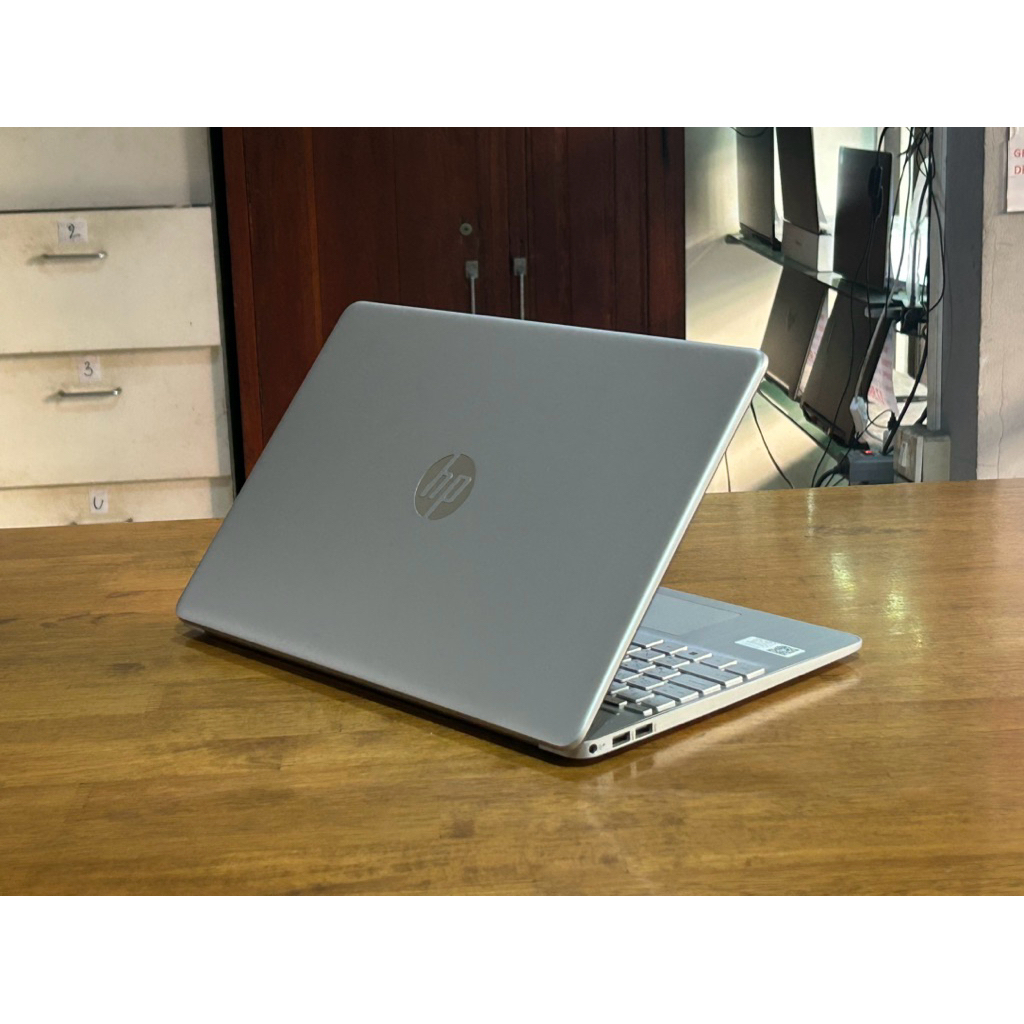 HP 15s-fq5085TU i5-1235U Ram16GB