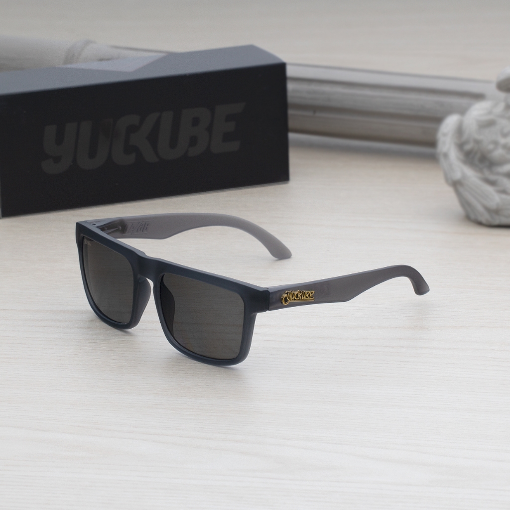 แว่นกันแดด Yuckube Lazor 2015 : Grey / Black