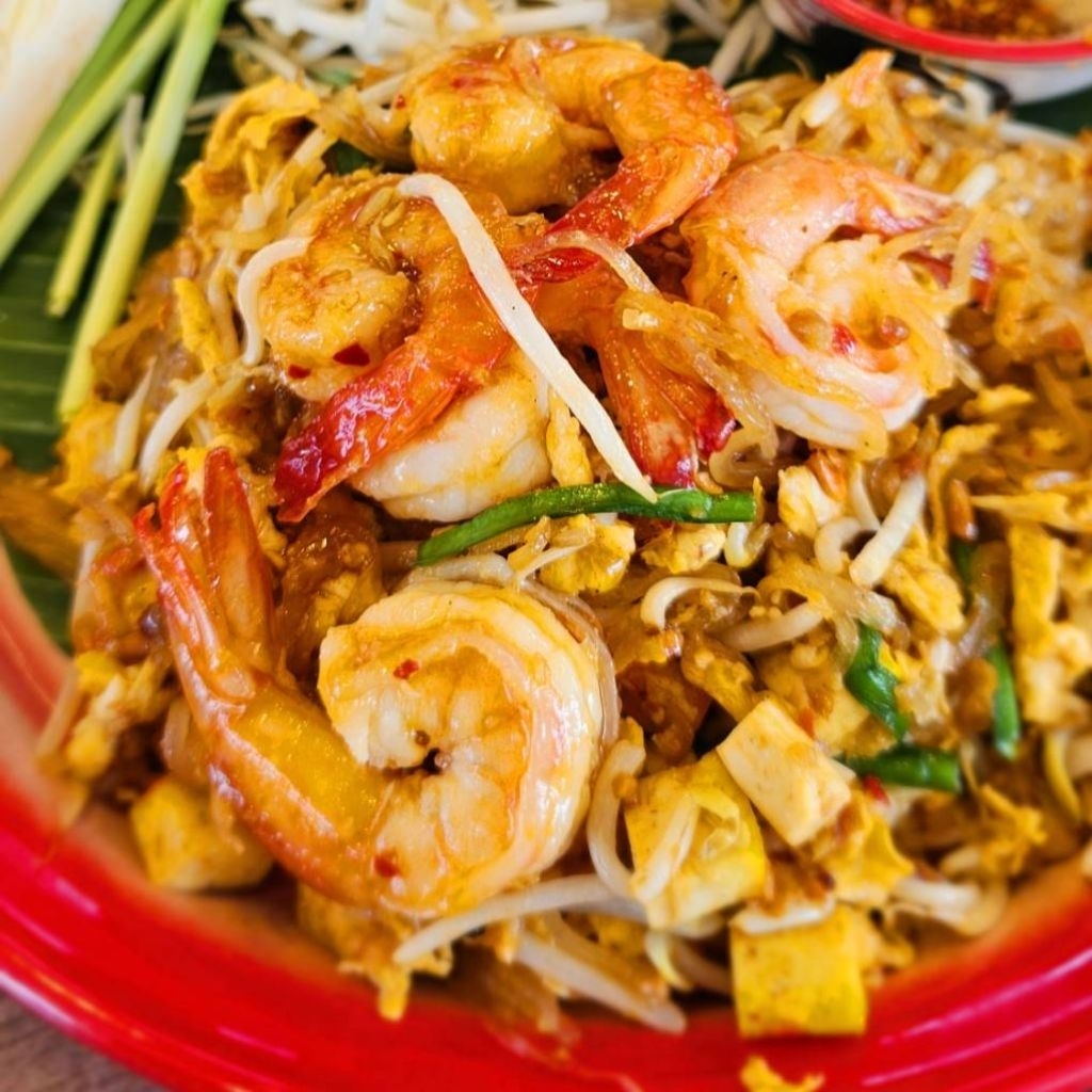 ราชาอุบล  ผัดไทยเส้นเล็ก พร้อมซอสปรุงสำเร็จ  (เผ็ด)  มียออุบลฯอบกรอบ หอมเจียวใหม่ทุกวัน เติมความเผ็ดแซ่บ พริกคั่วป่น - รูปที่ 6