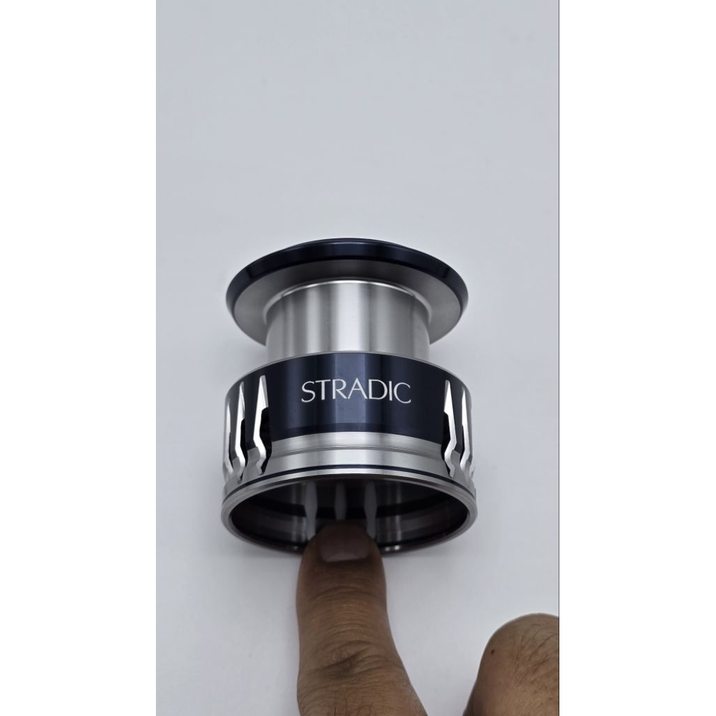 สปูลรอกตกปลา Shimano Stardic SW 4000XG