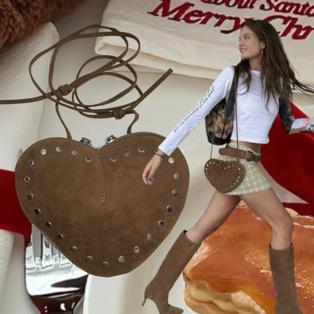 เปิดพรี🚩alaia heart bag.🤎 กระเป๋ารูปหัวใจสุดฮิต ใส่ของได้เยอะ แต่งซิปรูด 2 ฝั่ง มาพร้อมสายยาว ปรับระ