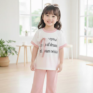 Babyonline(Y435)O2 (ส่งด่วน1วัน)ชุดเซ็ตเสื้อยืดคอกลมแขนสั้นและกางเกงขายาว แต่งโบว์สุดน่ารัก ผ้าร่อง นิ่ม