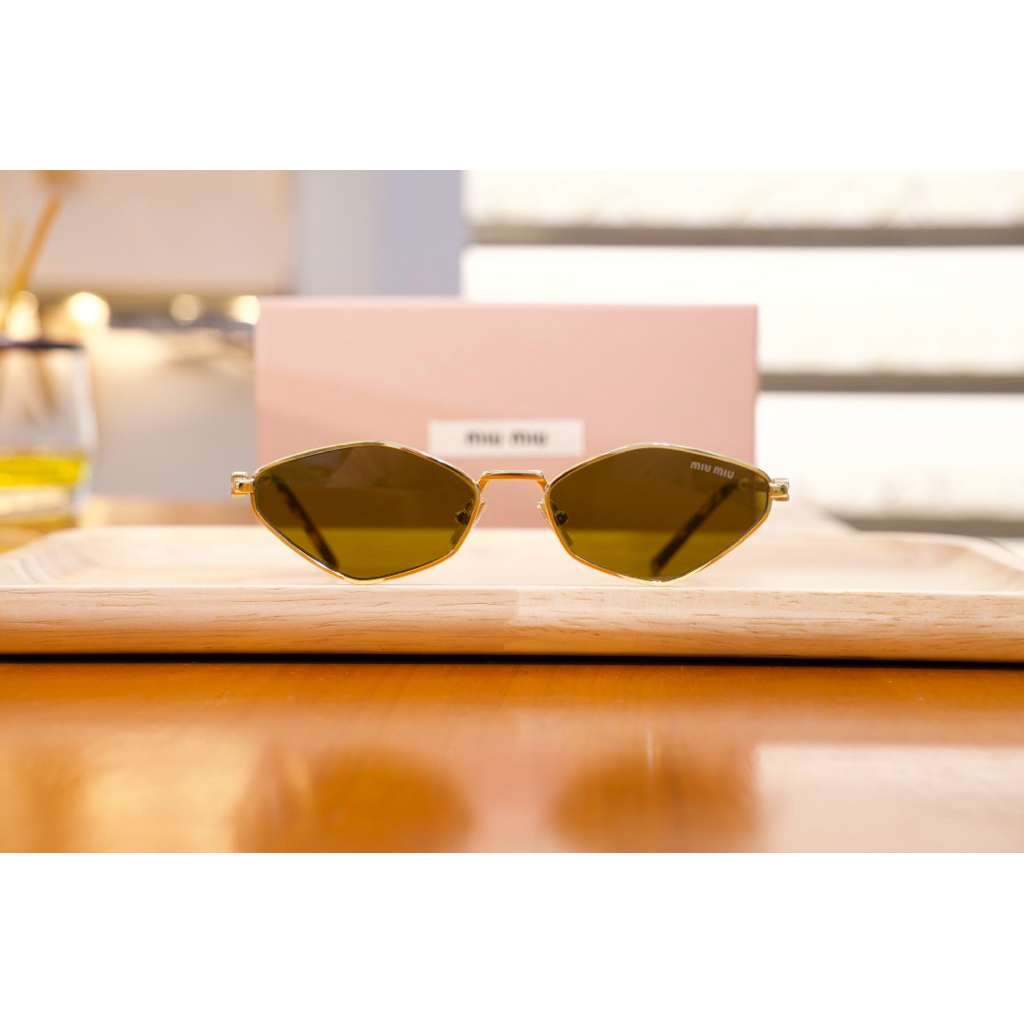 แว่นกันแดด Miu Miu MU 56Z