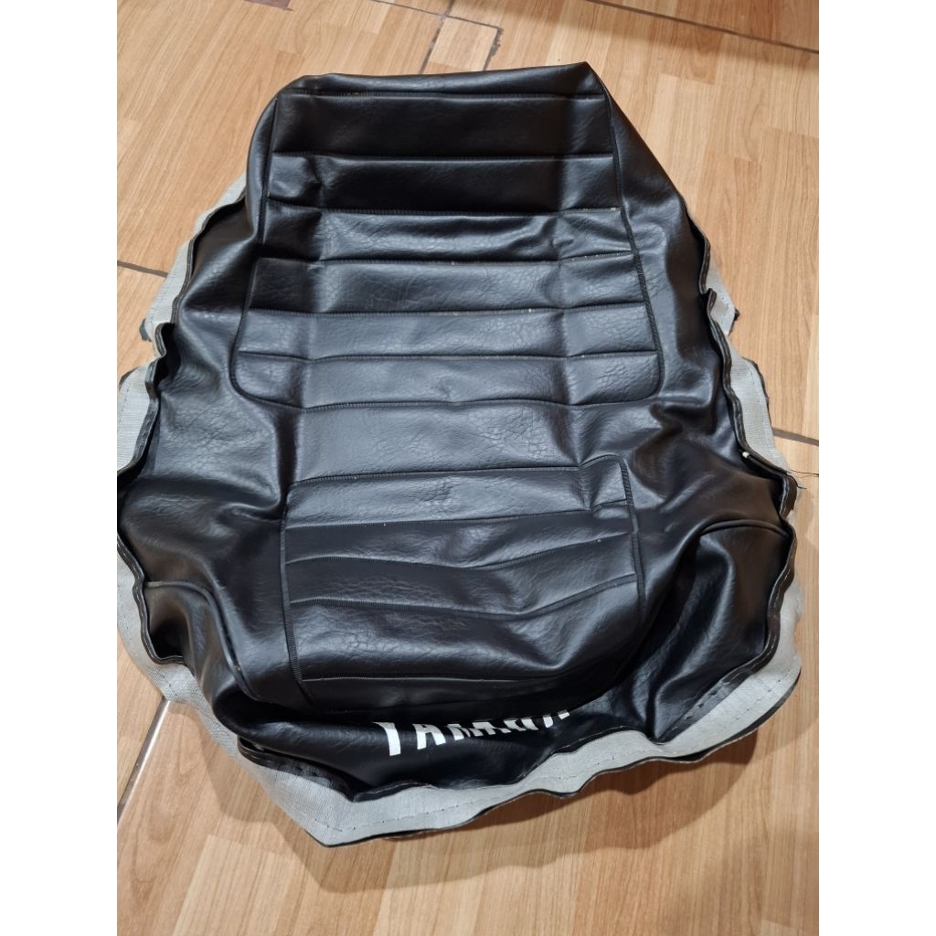 หนังผ้าหุ้มเบาะใส่ Yamaha RX100-RX125-RD90-DX00 ของใหม่เก่าเก็บตรงรุ่นสภาพสวยๆไม่มีขาดพร้อมใส่ใช้งาน