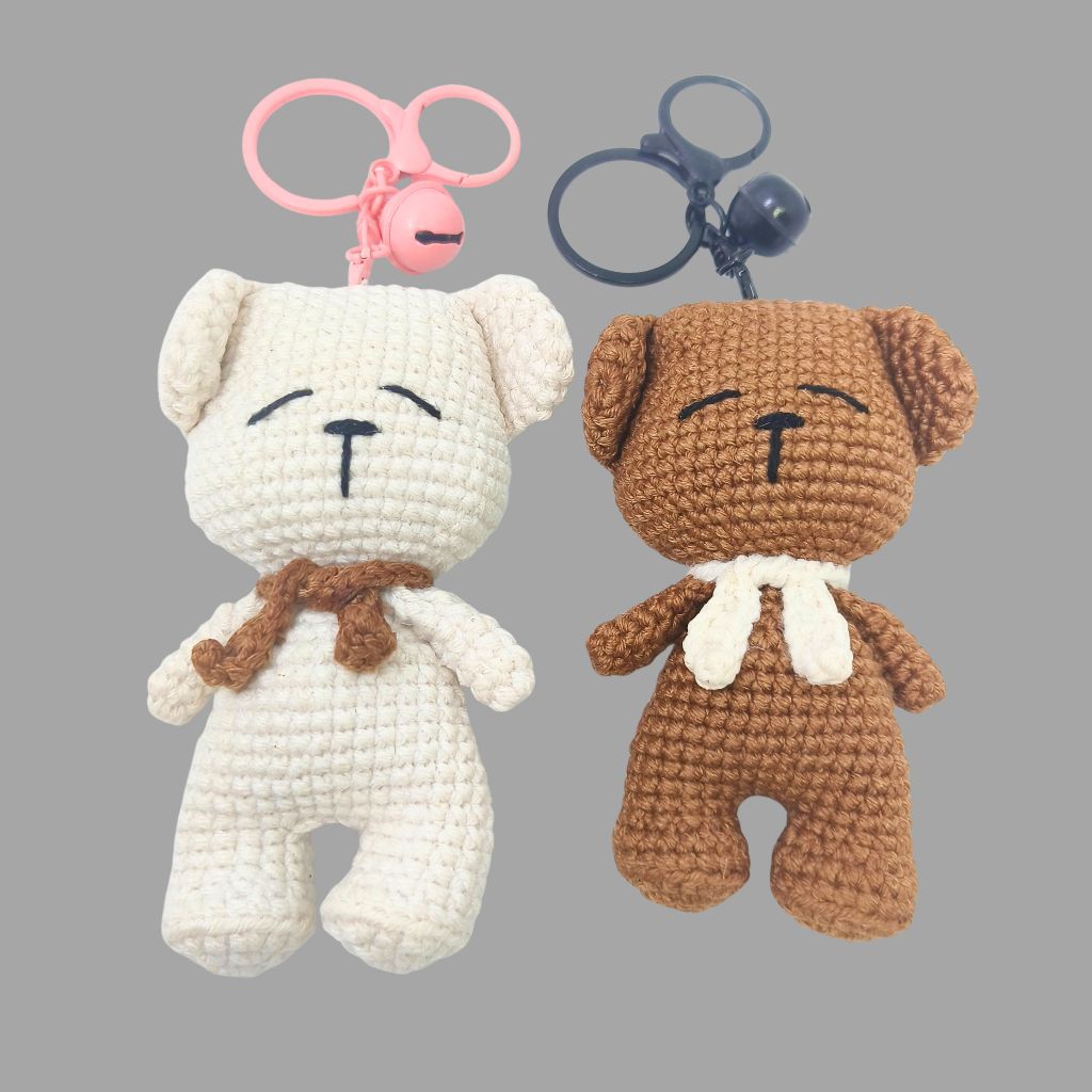ตุ๊กตาโครเชต์หมีหลับ พวงกุญแจตุ๊กตา ตุ๊กตาไหมพรม (ห่วง+กระดิ่ง คละแบบสุ่ม)