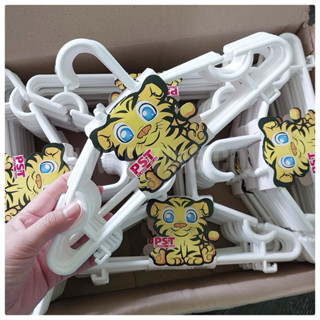 ไม้แขวนเสื้อเด็กยกลัง 120 ชิ้น 🔥พร้อมส่ง (ใช้โค้ดลดเยอะ)