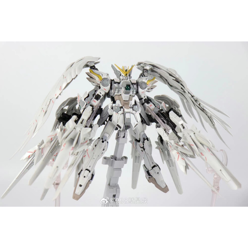 8827 MG 1/100 Wing Snow [Daban] เป็นกล่องรุ่นแรกที่ไม่ใช่โครงเหล็กนะครับ