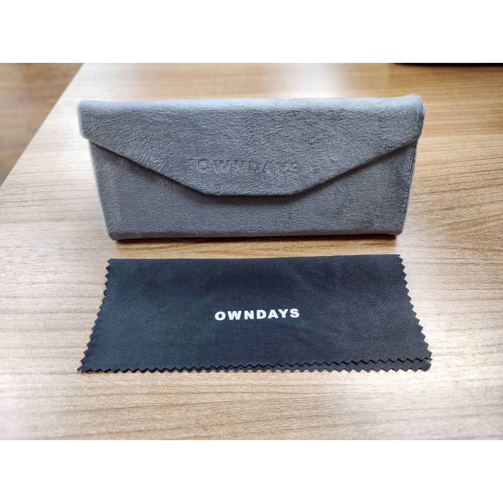 กล่องแว่น OWNDAYS ของใหม่ พร้อมผ้าเช็ดเลนส์