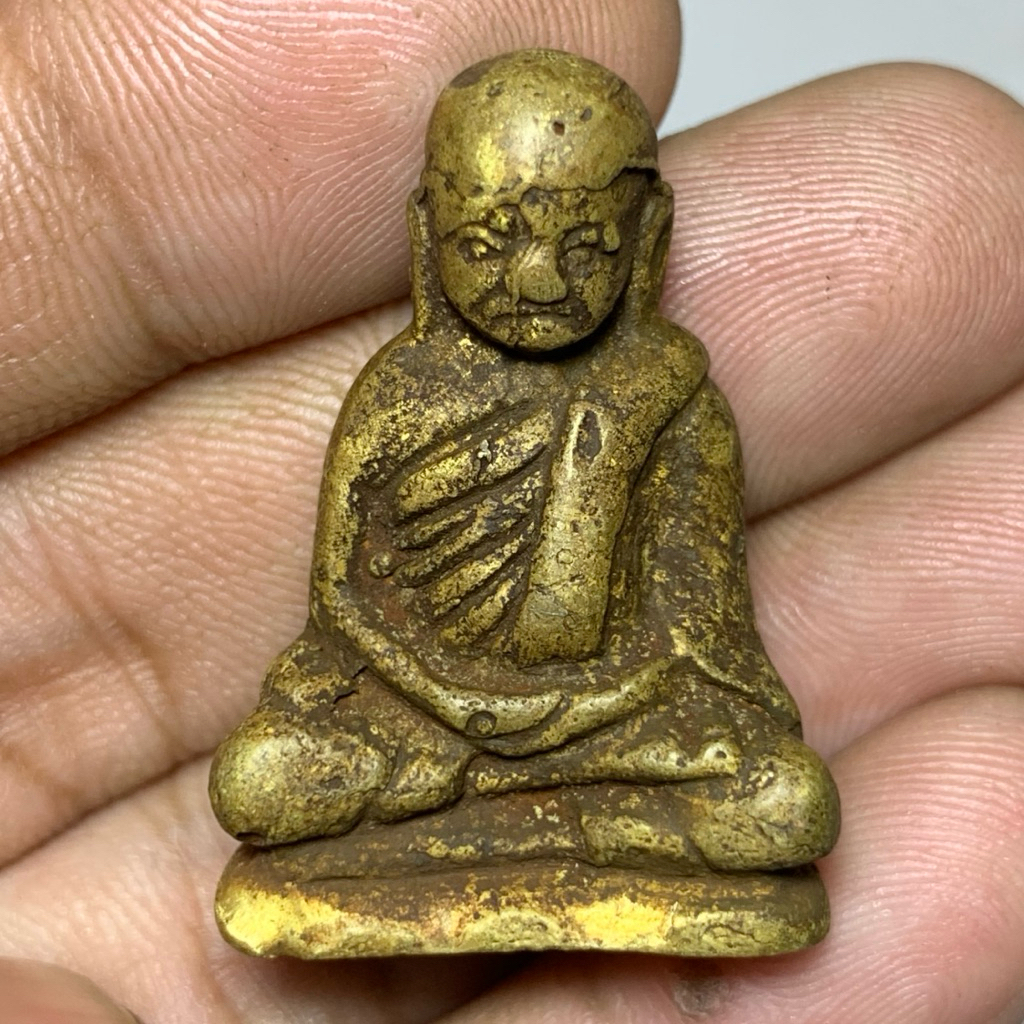 รูปหล่อ หลวงพ่อเงิน วัดท่ามะไฟ พิจิตร