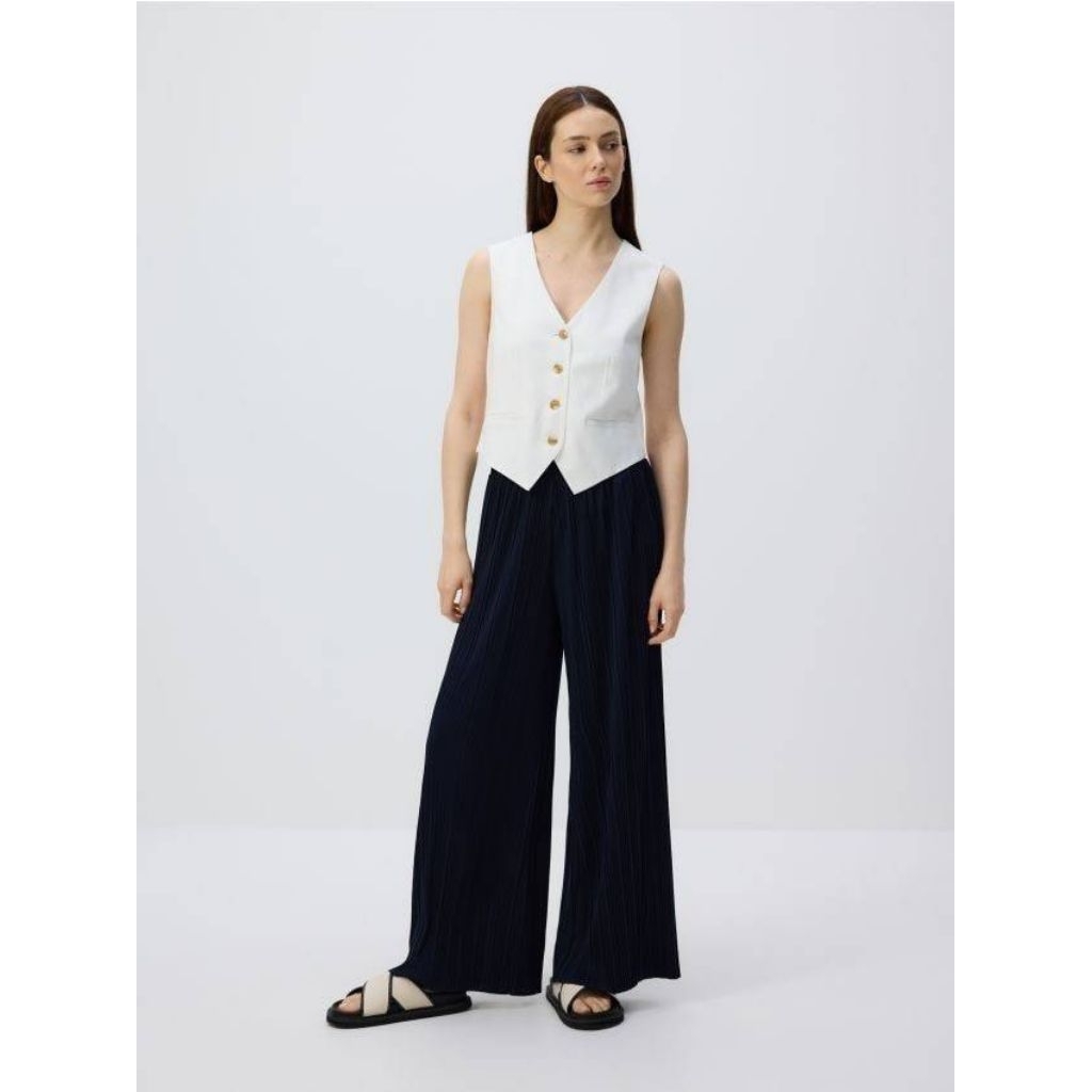 Reserved Pleated trouser กางเกงขายาว ผ้าพลีท มีน้ำหนัก ทิ้งตัวสวย เอวยางยืด สี Navy
